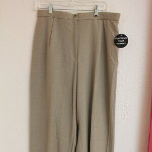 #527 NWT Dressbarn Tan Dress Pants Size 14